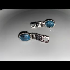 Vintage pair silvertone Hicock wrap around cufflinks blue oval profile design